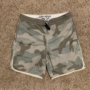 Billabong boardshorts